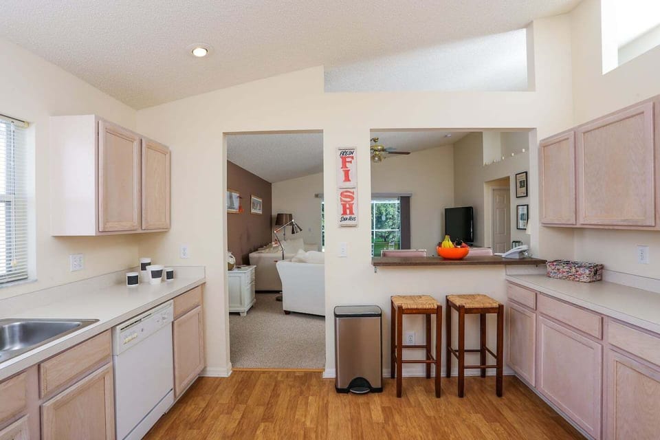 Huge kitchen!