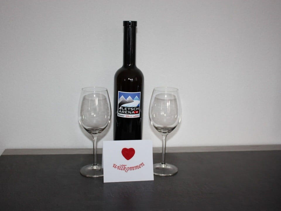 Tableware, Bottle, Drinkware, Barware, Glass Bottle, Stemware, Alcoholic Beverage, Drink