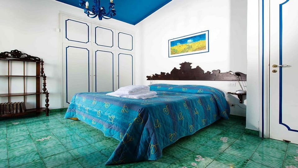 Double bedroom villa dav sorrento booking lettings flat villa dav accommodation