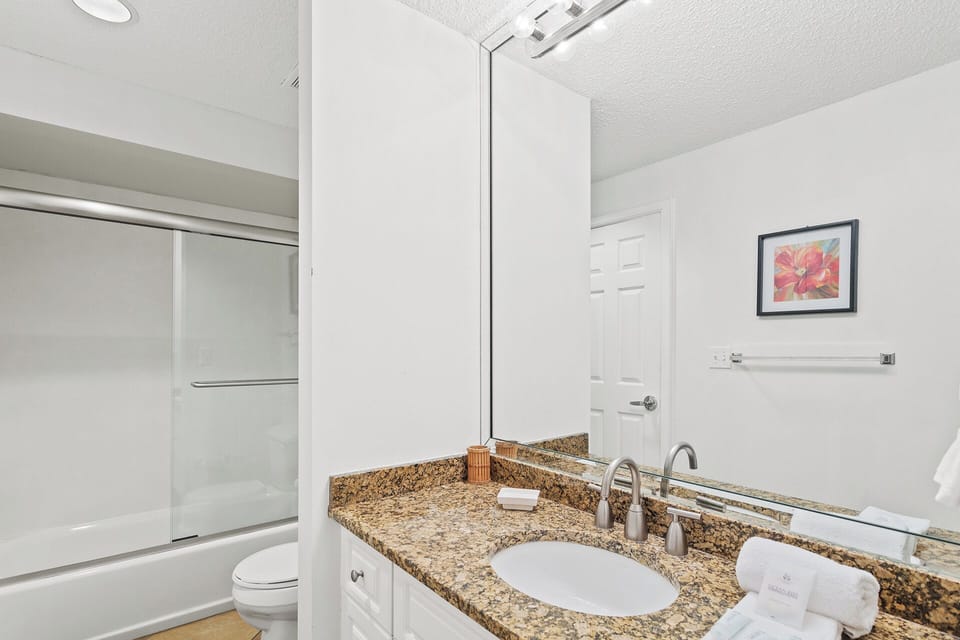 23-Crescent-108-Guest-Bathroom-2