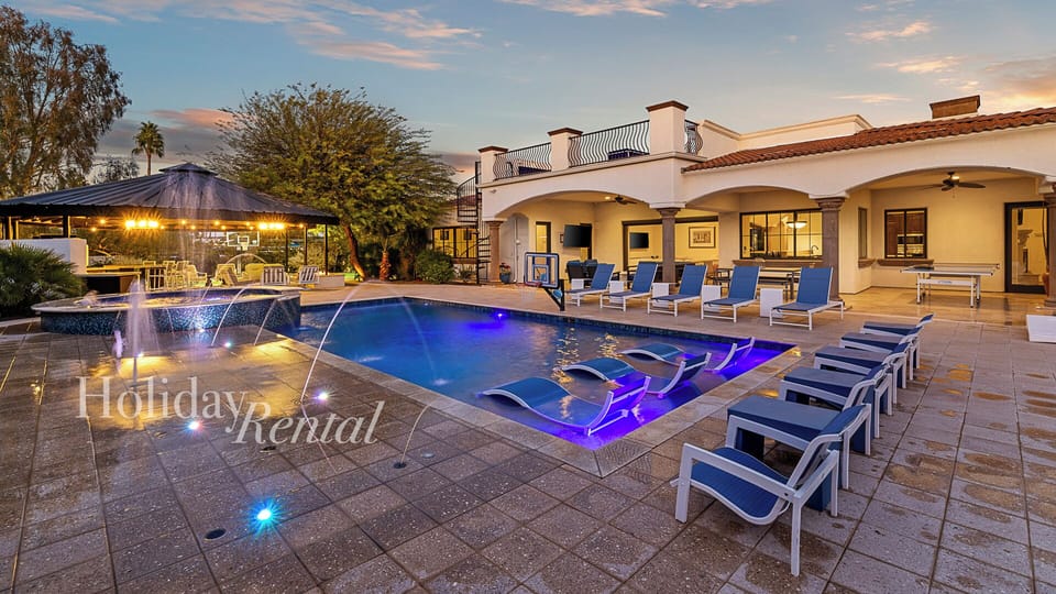 A villa that has it all, pool, spa, splash pad & rooftop sunsets.