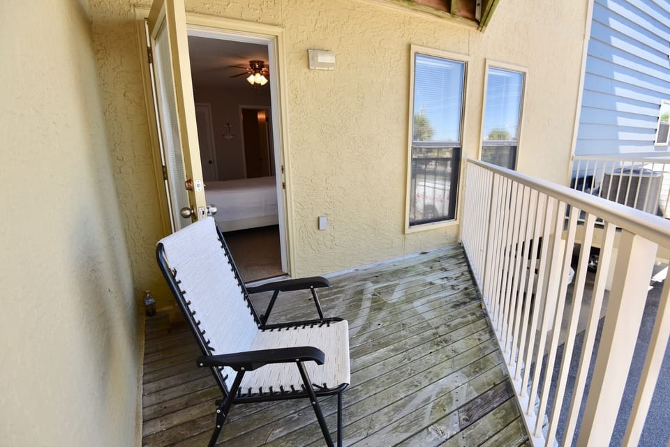 Sandpiper 5A Guest Bedroom Private Balcony