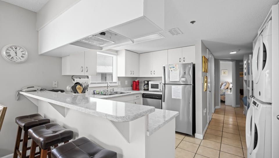 Clearwater 6D - Kitchen area
