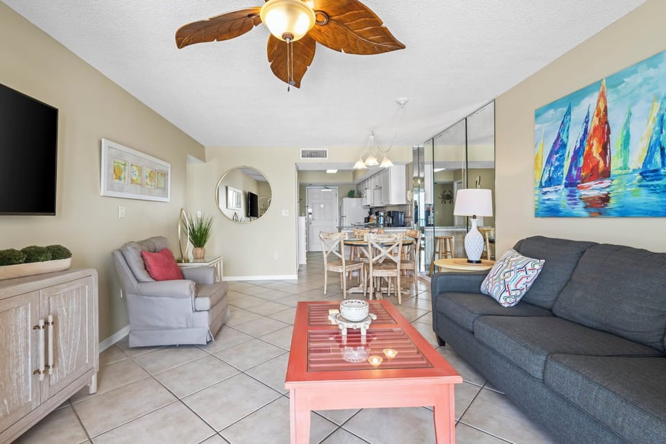 Surf Side Shores 1402 Living area