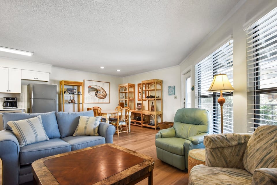 Sandpiper 14B Living Area