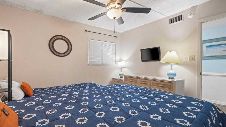 Gulf Tower 8C - Guest Bedroom
