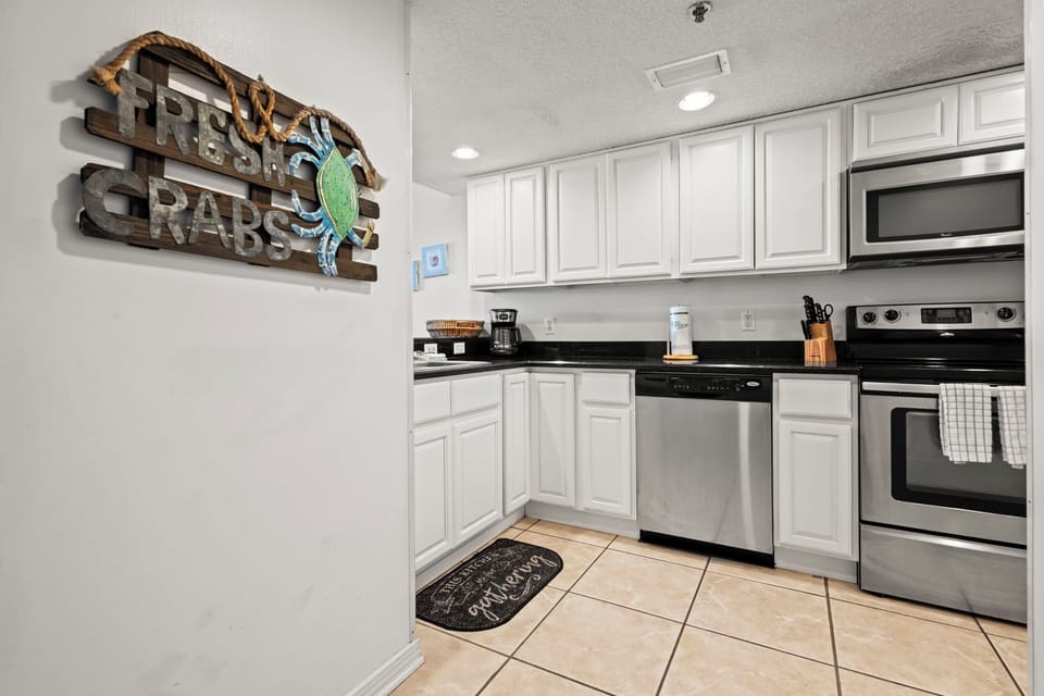 Tropical Winds 104 Kitchen Area