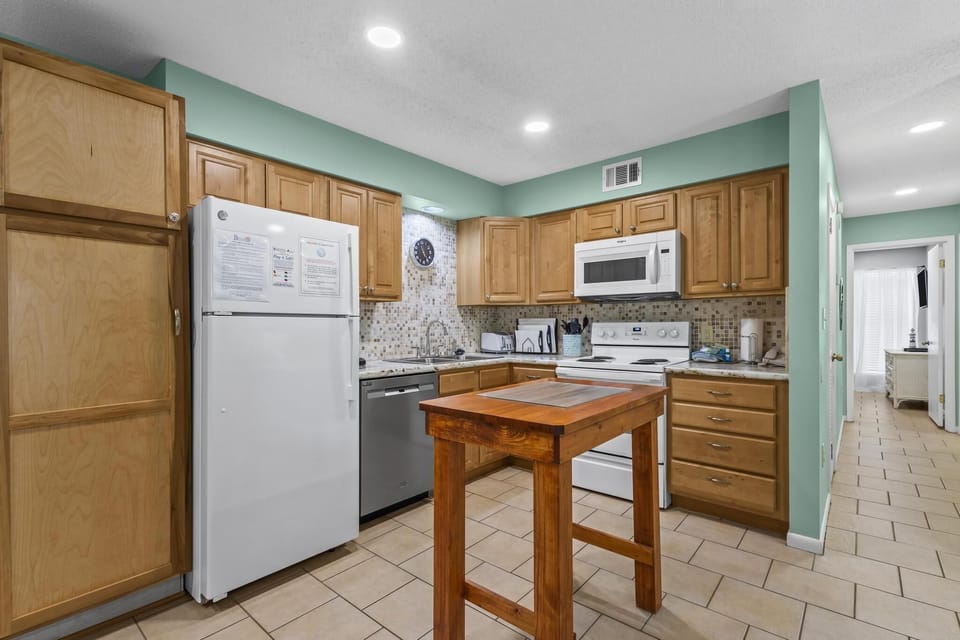 Sandpiper 3B Kitchen Area