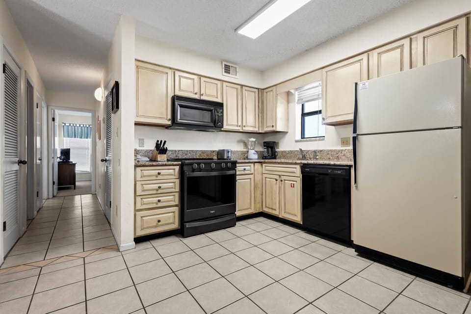 Sandpiper 9C Kitchen Area