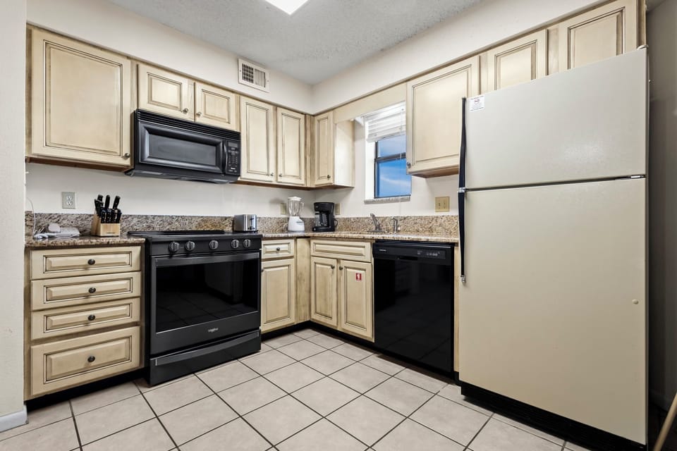 Sandpiper 9C Kitchen Area