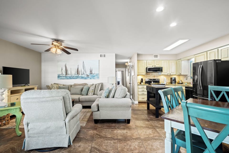 Sandpiper 13A Living Area