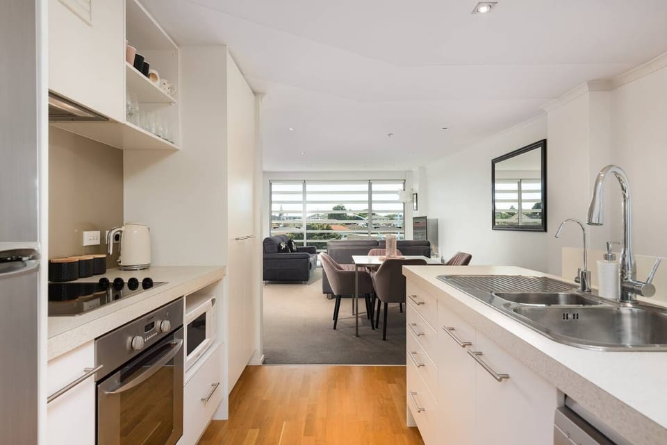 fully fitted kitchen