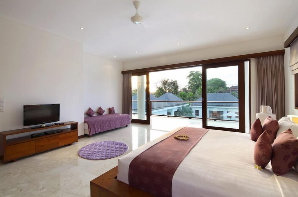 Rice Field View 5 Bedroom Villa, Canggu;