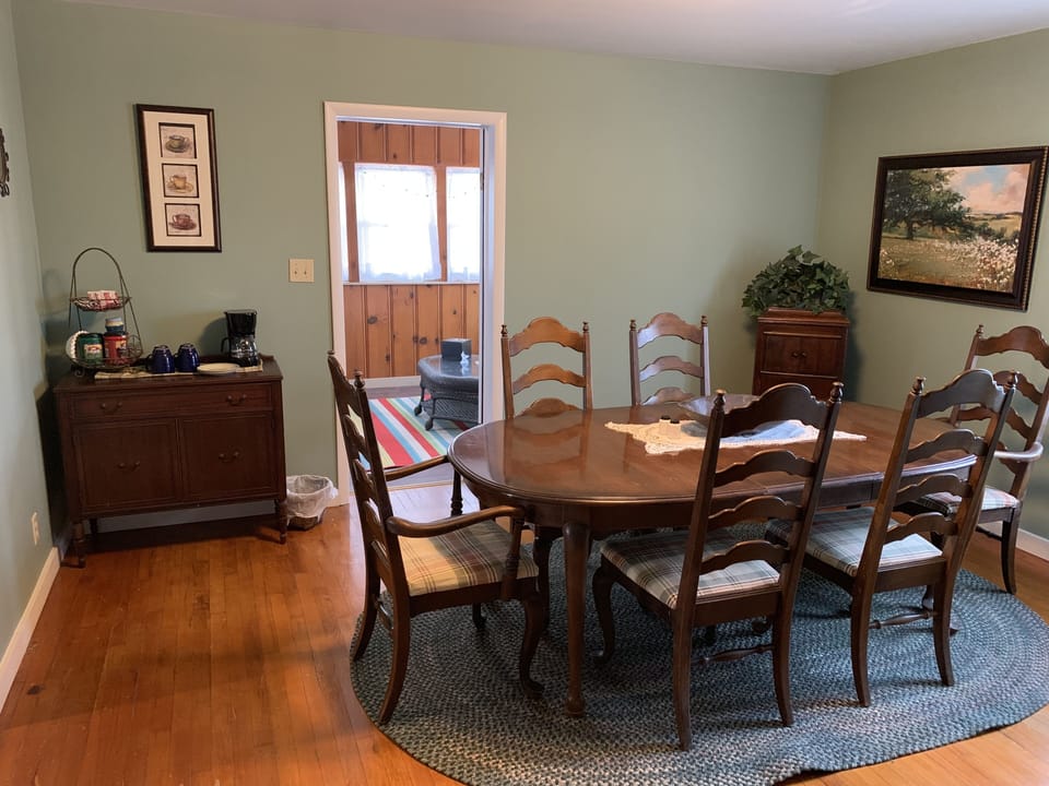 The large dining room seats all six guests, and has a little coffee bar.