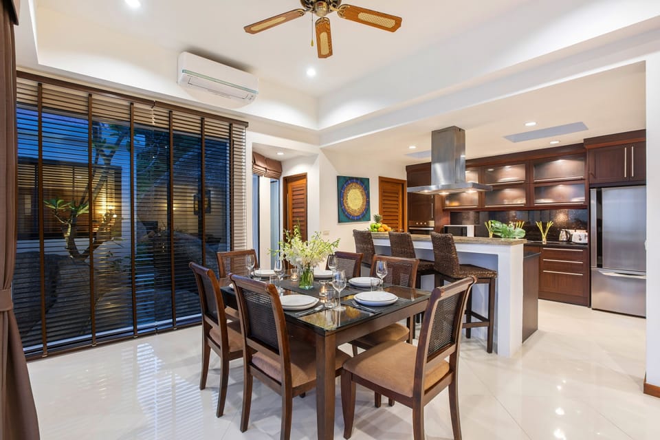 Sunny Banks: 4 Bed Sea View Villa