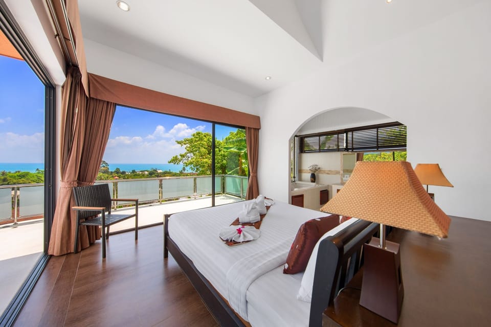 Sunny Banks: 4 Bed Sea View Villa