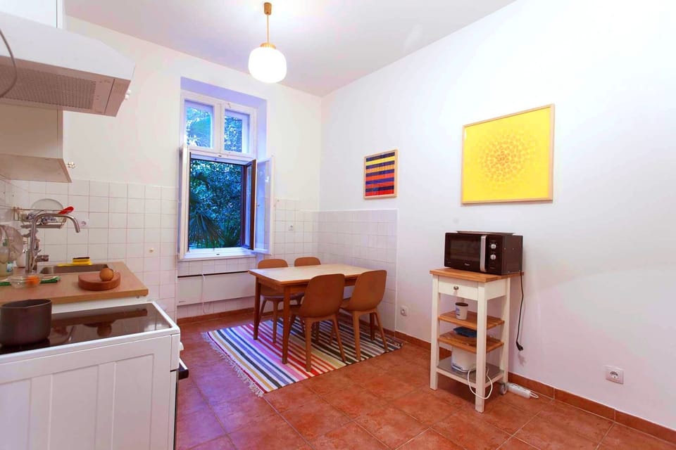 Apartment Laurel - Kitchen & Dinning Area