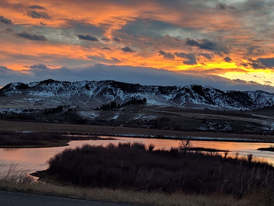 Minutes from the Missouri River!