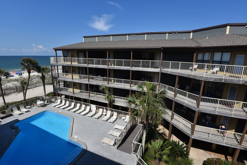Sandpiper Swimming Pool