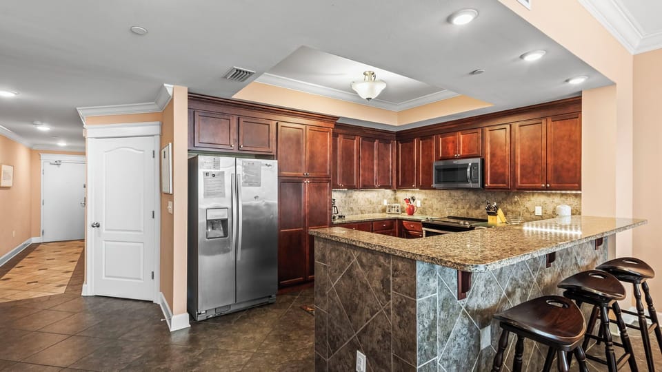 Phoenix Gulf Shores 1203 - Kitchen area