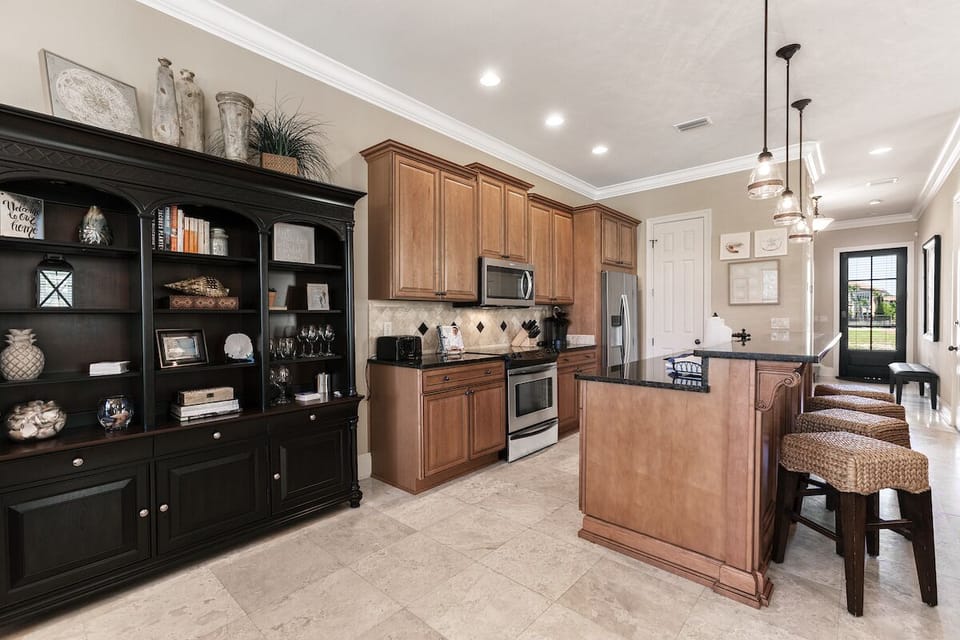 Kitchen / Dining Area