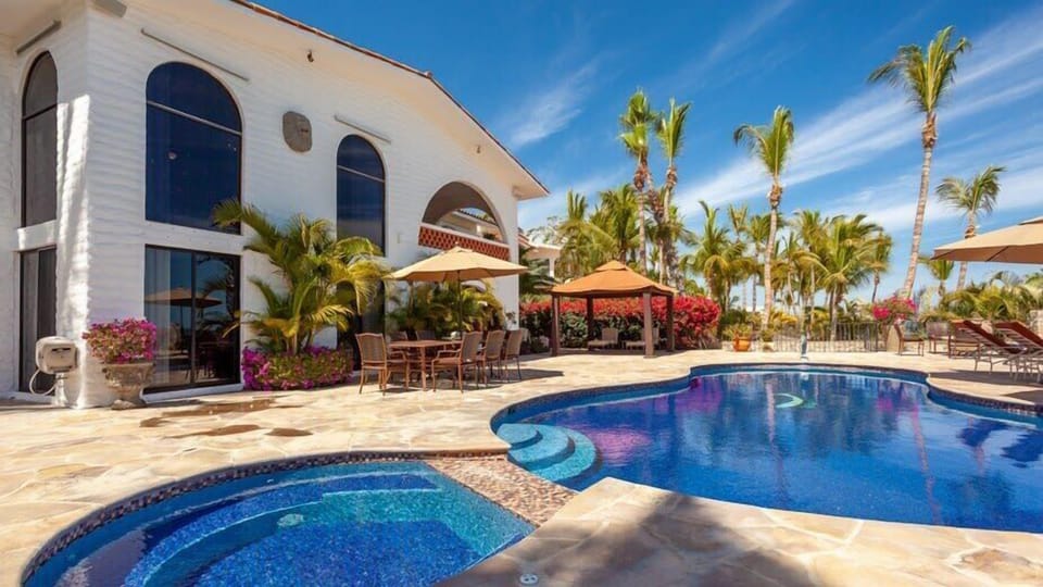 Casa Mi Corazon - Pool and spa area