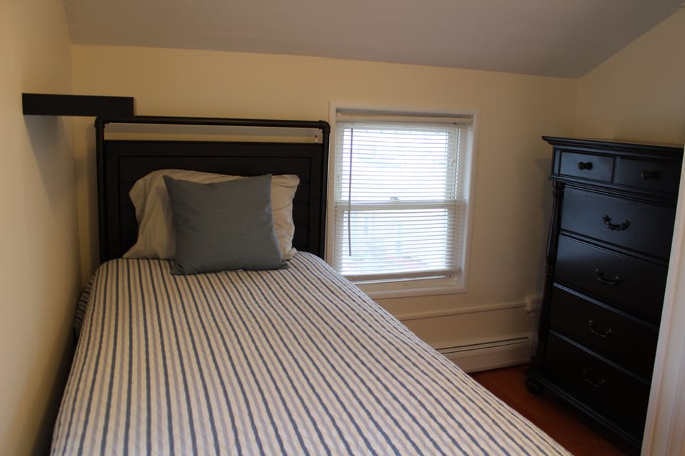 Bedroom 3 (Twin)