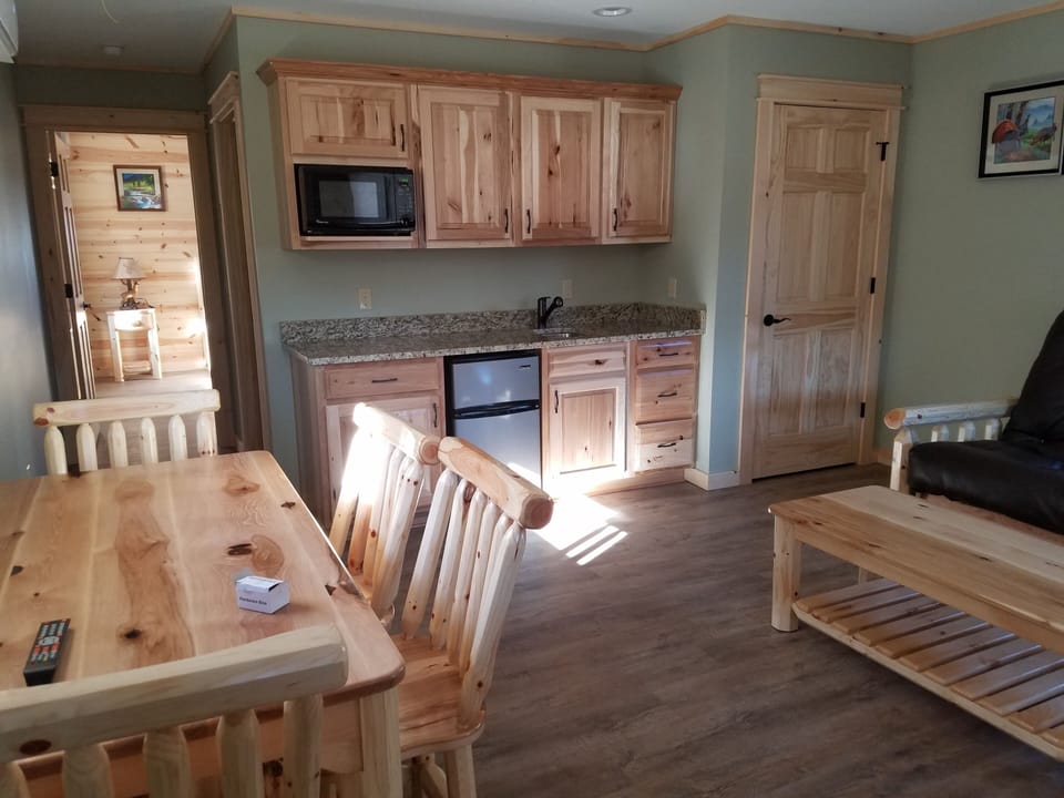 kitchenette, dining table & futon