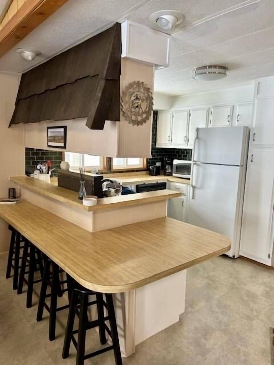 Looking towards  kitchen, ample storage