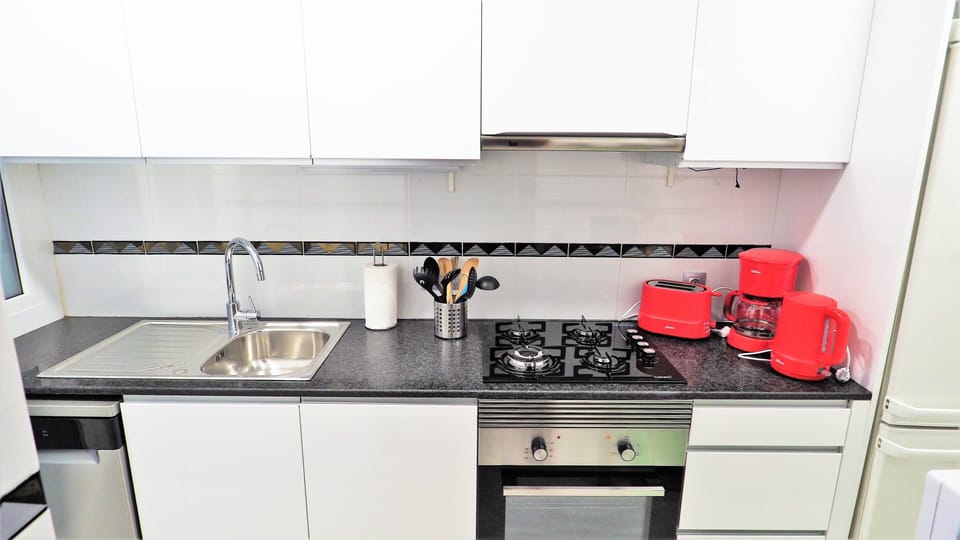 kitchen fully equipped