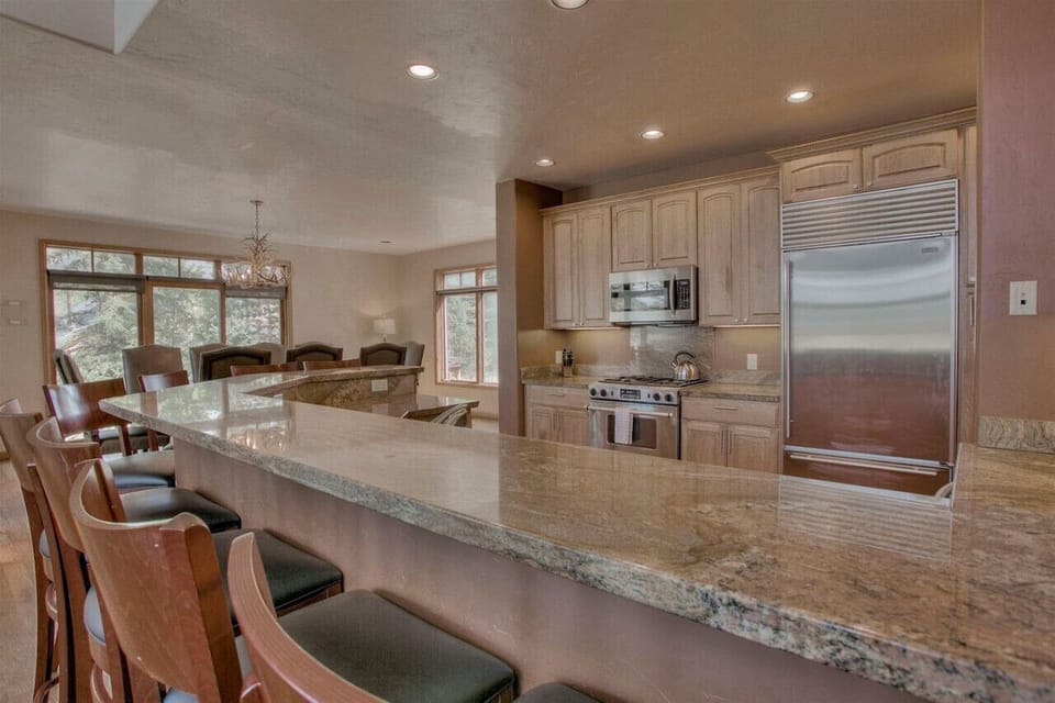 Enjoy a cup of coffee or an evening cocktail at the bar