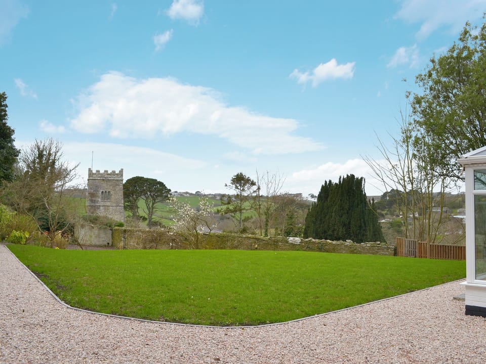 Large lawned garden | The Old Vicarage, Talland Bay, near Looe