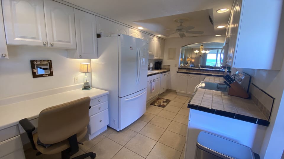 Kitchen/desk