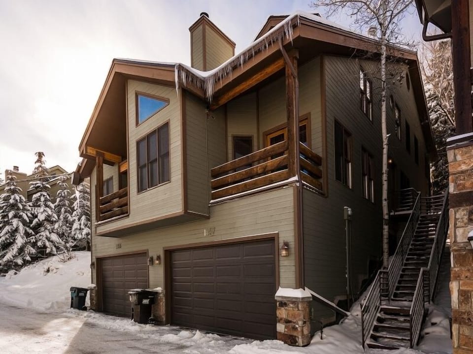 Front of house in Winter