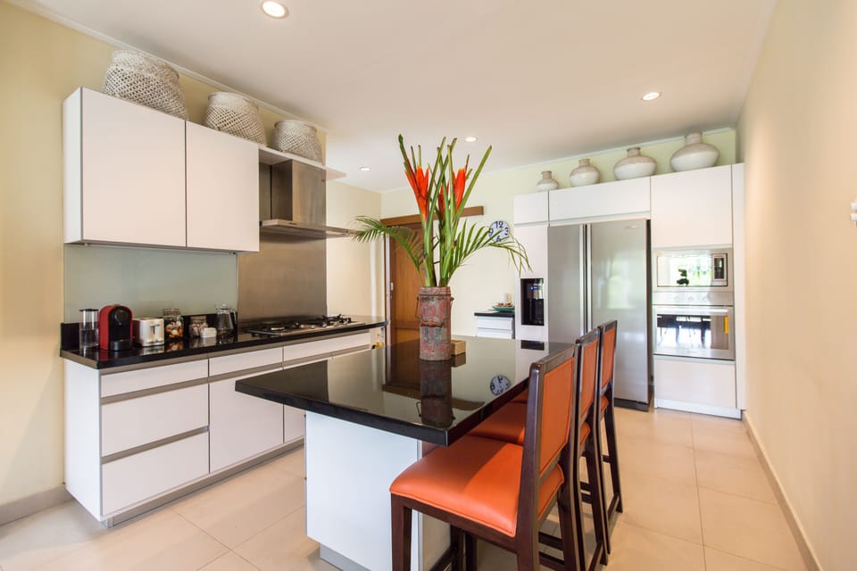 3 BR BDAMAI Modern Villa Seminyak