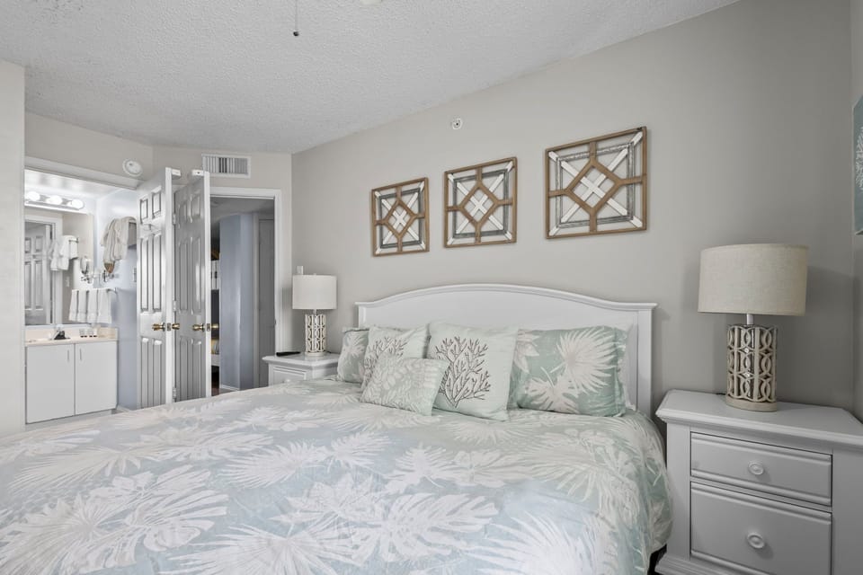 Royal Palms 503 Bedroom