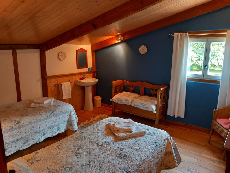 Twin Bedroom