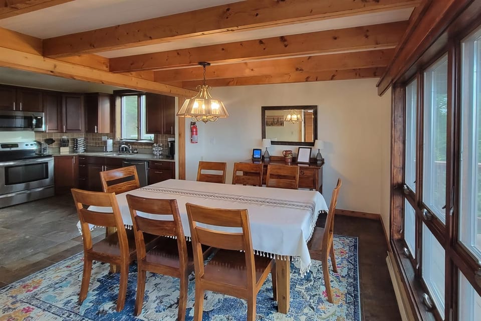 Upper Level Second Floor: Dining