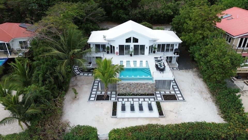 Your birds eye view of Rainbow Beach House ... Stunning!