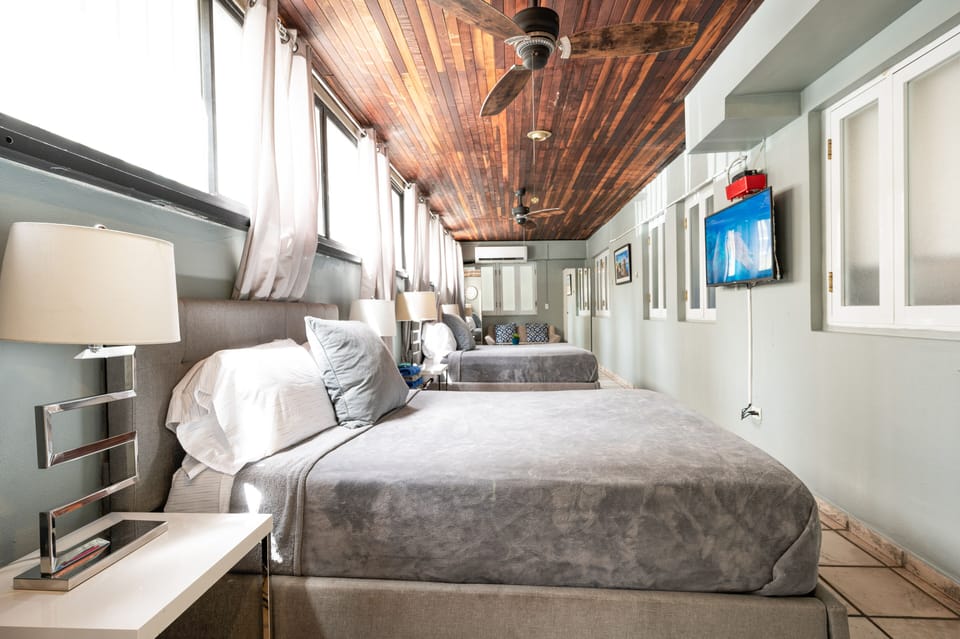 Playa Sucia Beach Suite. Doble Queen beds.