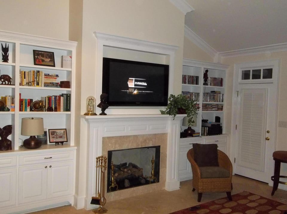 Great Room with 50" TV
