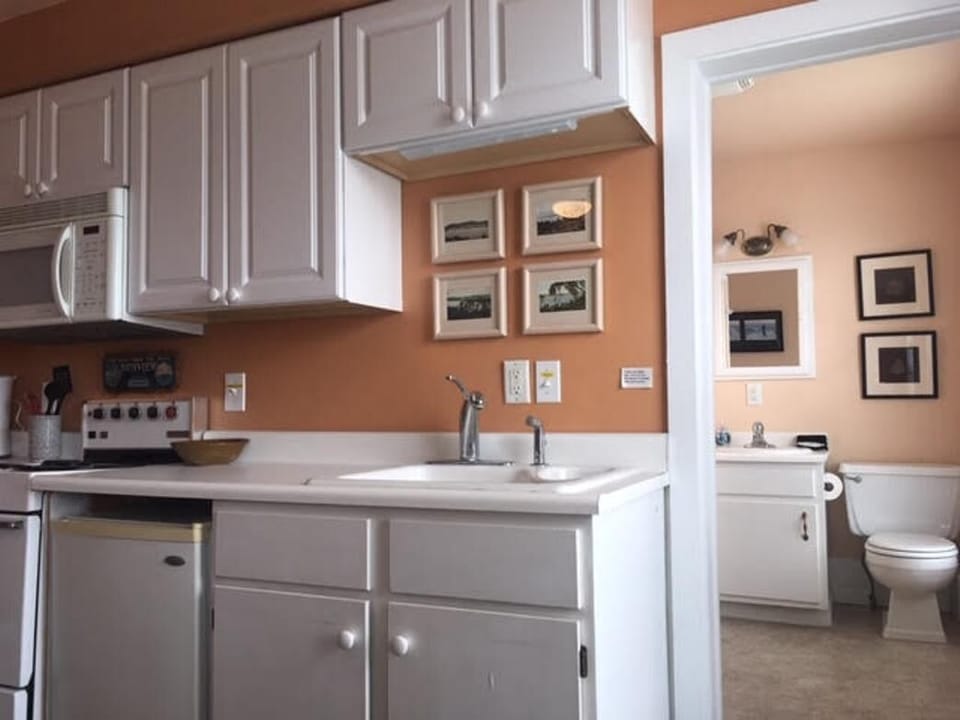 Handy kitchenette has everything you need!