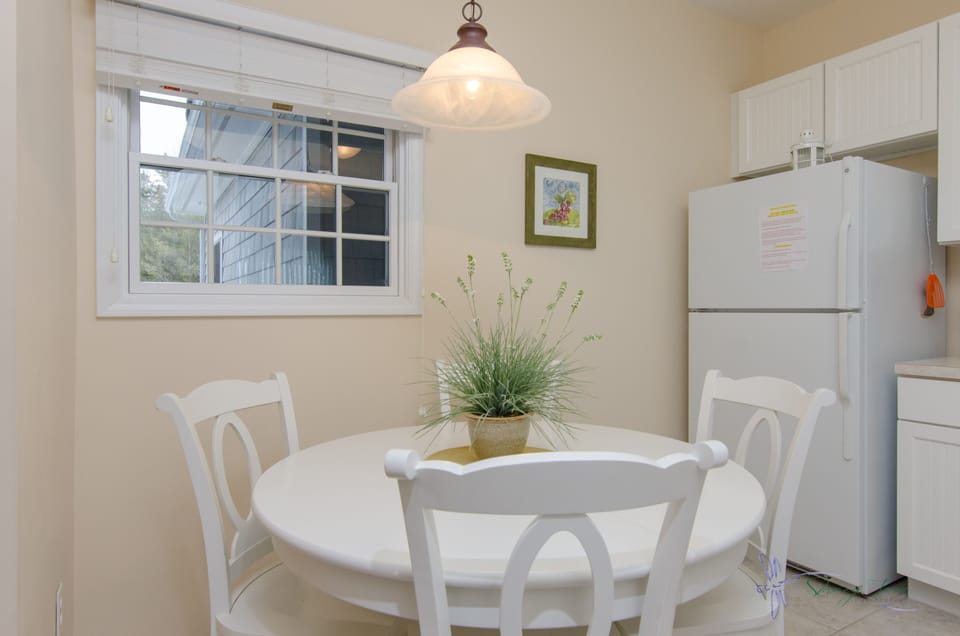 Kitchen table 