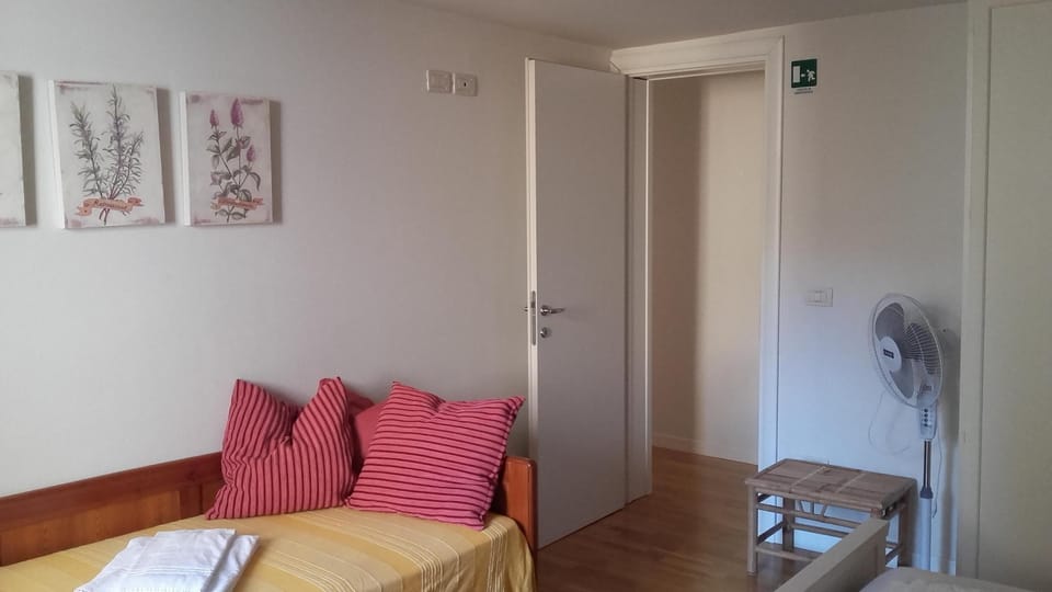 Second bedroom
