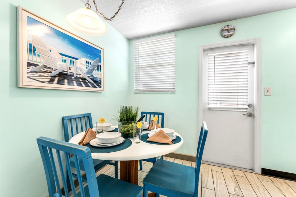 Cozy dining area that seats 4 comfortably.