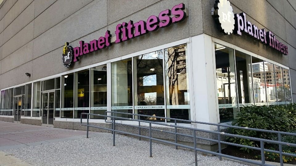 New 24/7 Planet Fitness Gym is 2 blocks from the apartment & offers daily passes