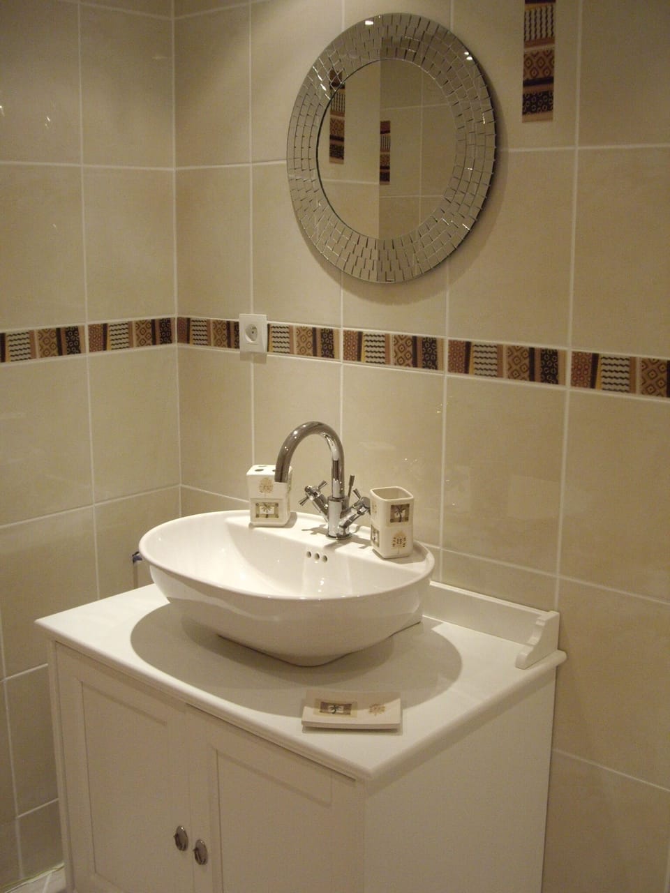 Basin unit