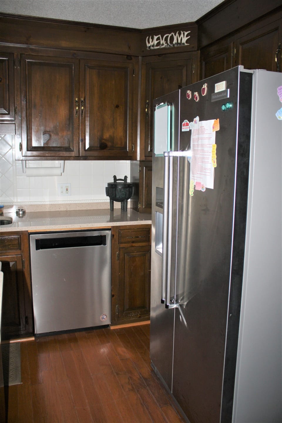 Side By Side Fridge.  3 Rack Dishwasher.