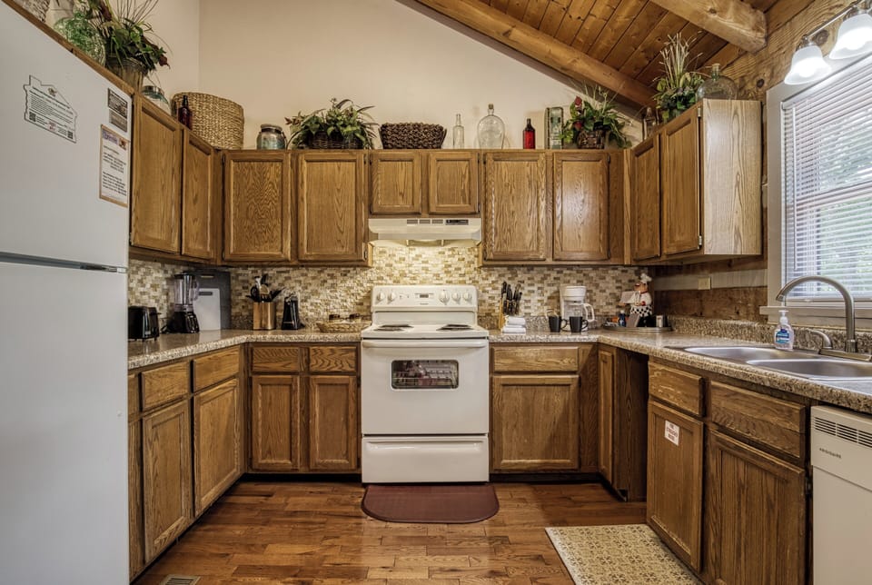 Cabin in the Smoky Mountains "Pleasant View" - Fully furnished kitchen