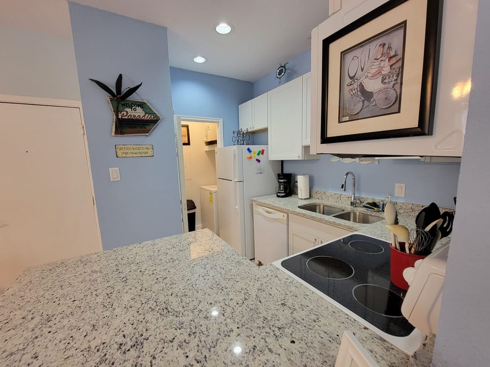 Everything needed for cooking and dining
